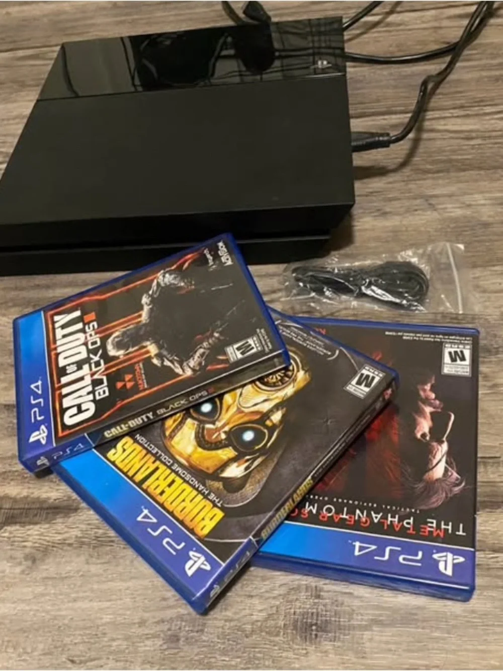 PS4 Console with 3 Games in great condition